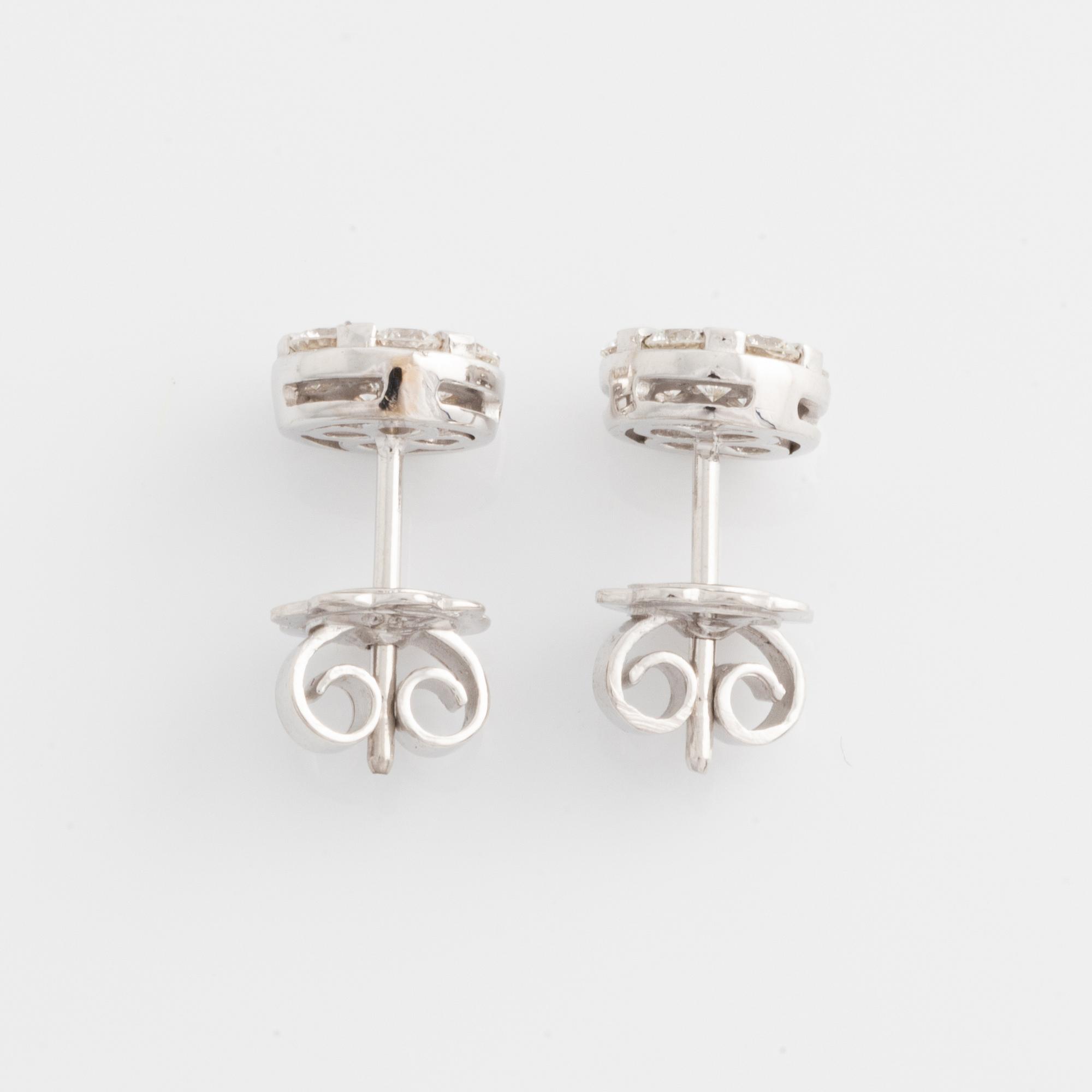 Earrings with brilliant-cut diamonds.
