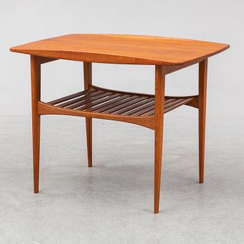 TOVE & EDVARD KINDT LARSEN, a coffee table, model nr 510. France & Søn, Denmark, 1950s.