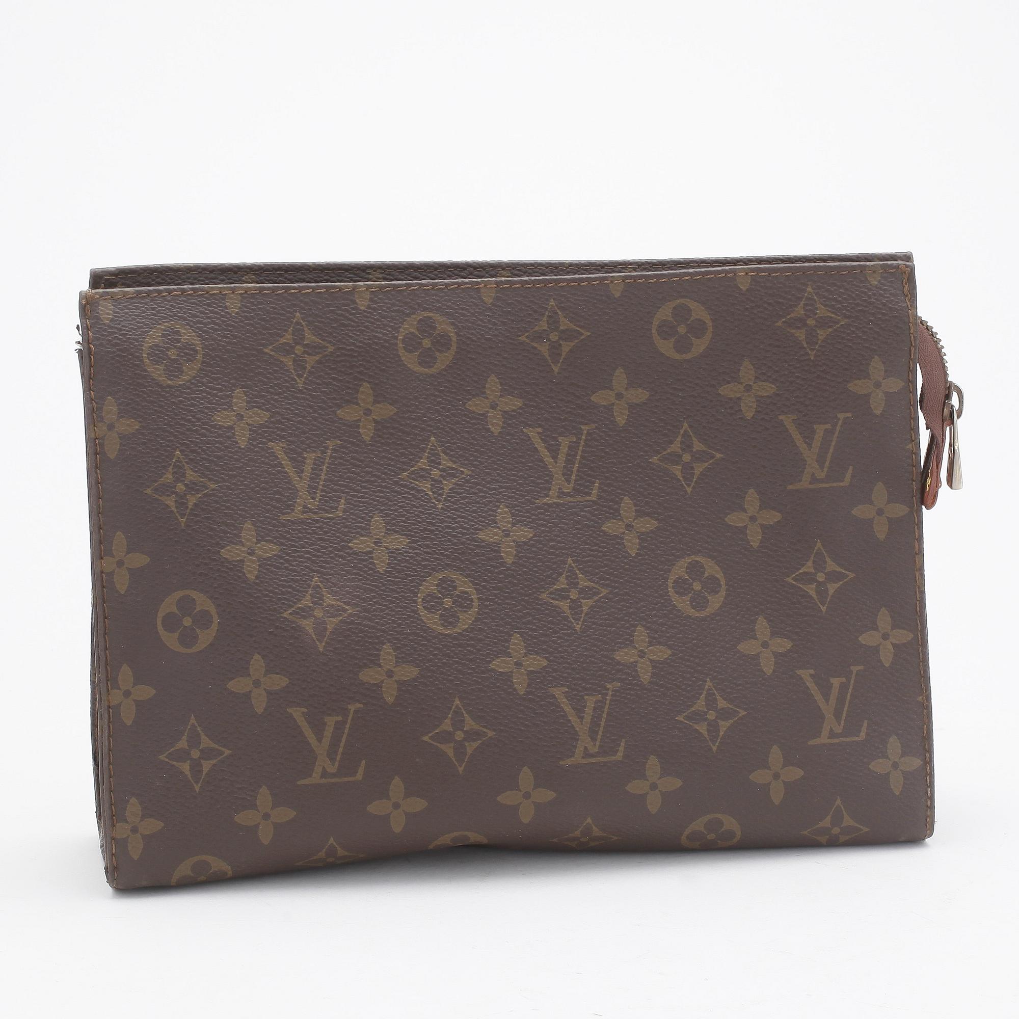 NECESSÄR, Louis Vuitton.