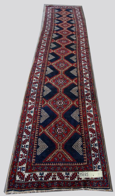 GALLERIMATTA, orientalisk, semiantik. 415 x 105.