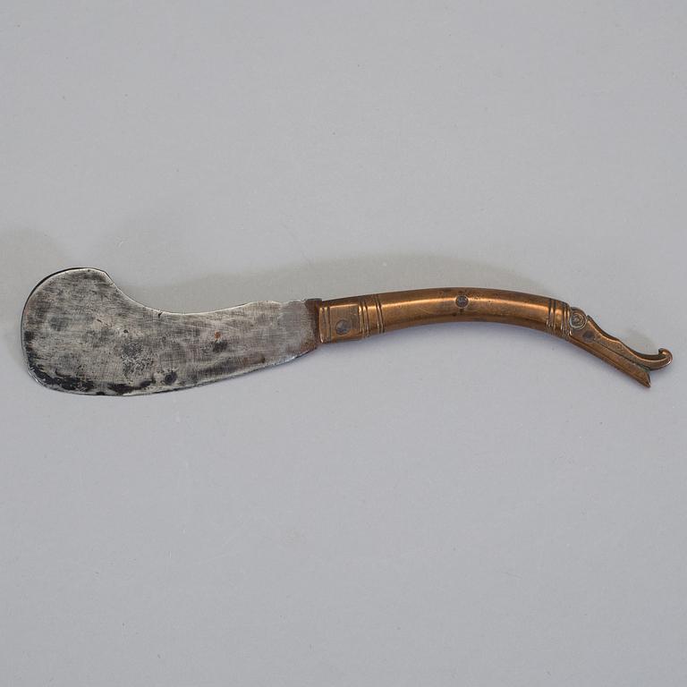 GÄSTABUDSKNIV, mässing, järn, 1700/1800-tal.