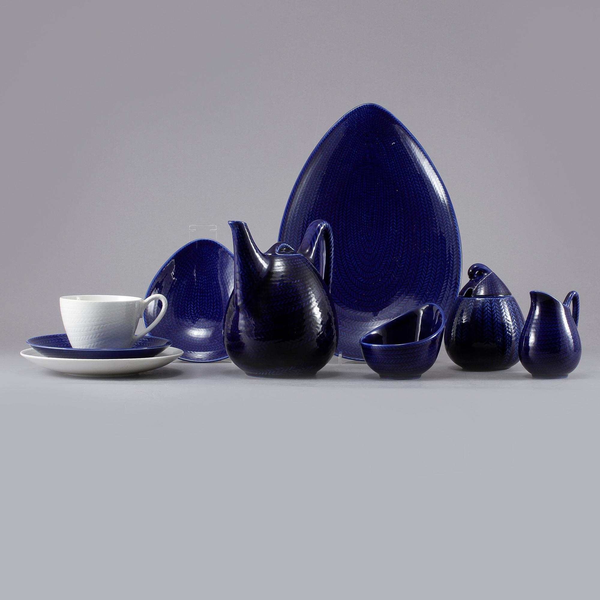 SERVISDELAR, 17 st, flintgods, "Blå Eld", Hertha Bengtsson, 1951-1971.