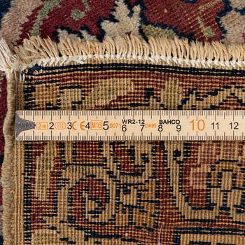 Matta, antik Kirman Laver,  Södra Persien, ca 330 x 278 cm.