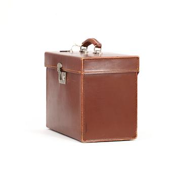 SCOTT & CO, a black felt top hat and leather case.