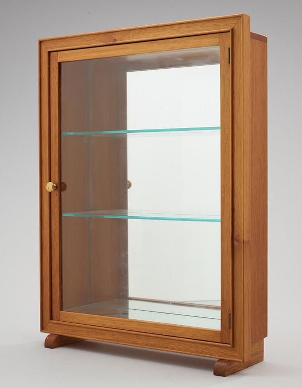 A Josef Frank mahogany showcase cabinet, Svenskt Tenn.
