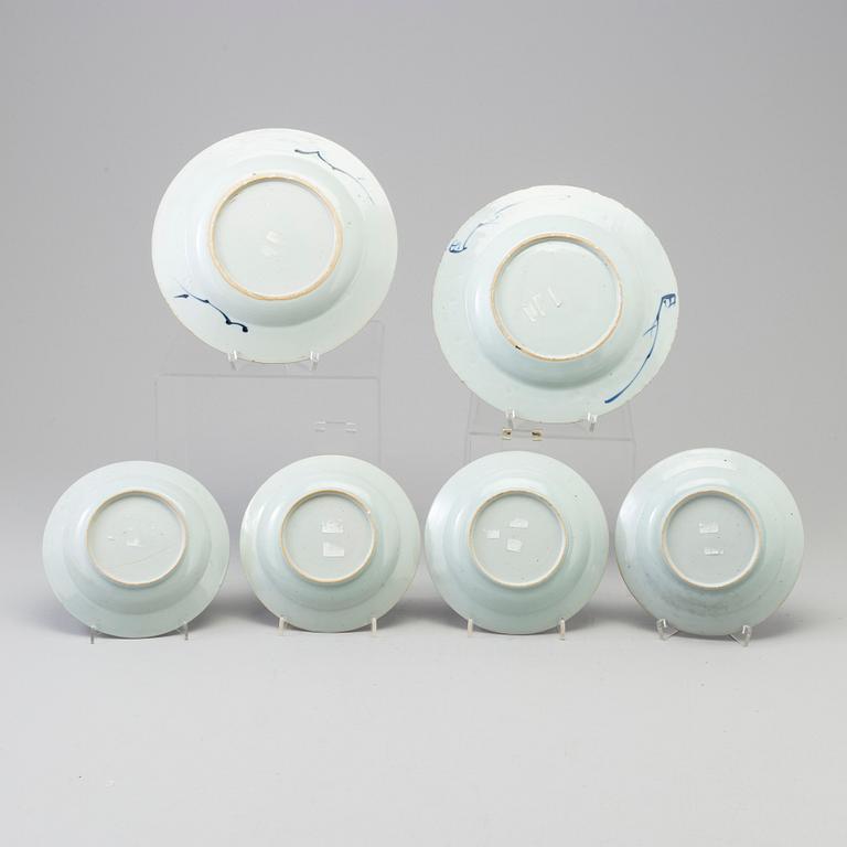Four blue and white export porcelain dessert dishes and two plates, Qing dynasty, Qianlong (1736-95).