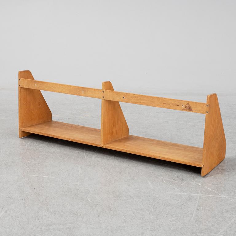 HANS J WEGNER, vägghylla, för Ry möbler, Danmark.