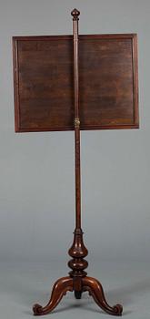 BRASSKYDD. Biedermeier, delvis mahogny, korsstygnsbroderi.