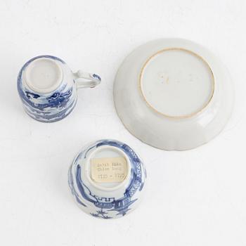 Ten pieces of porcelain, China, Qing dynasty, 18th-19th century.