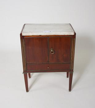 POTTSKÅP, sengustavianskt, 1700/1800.