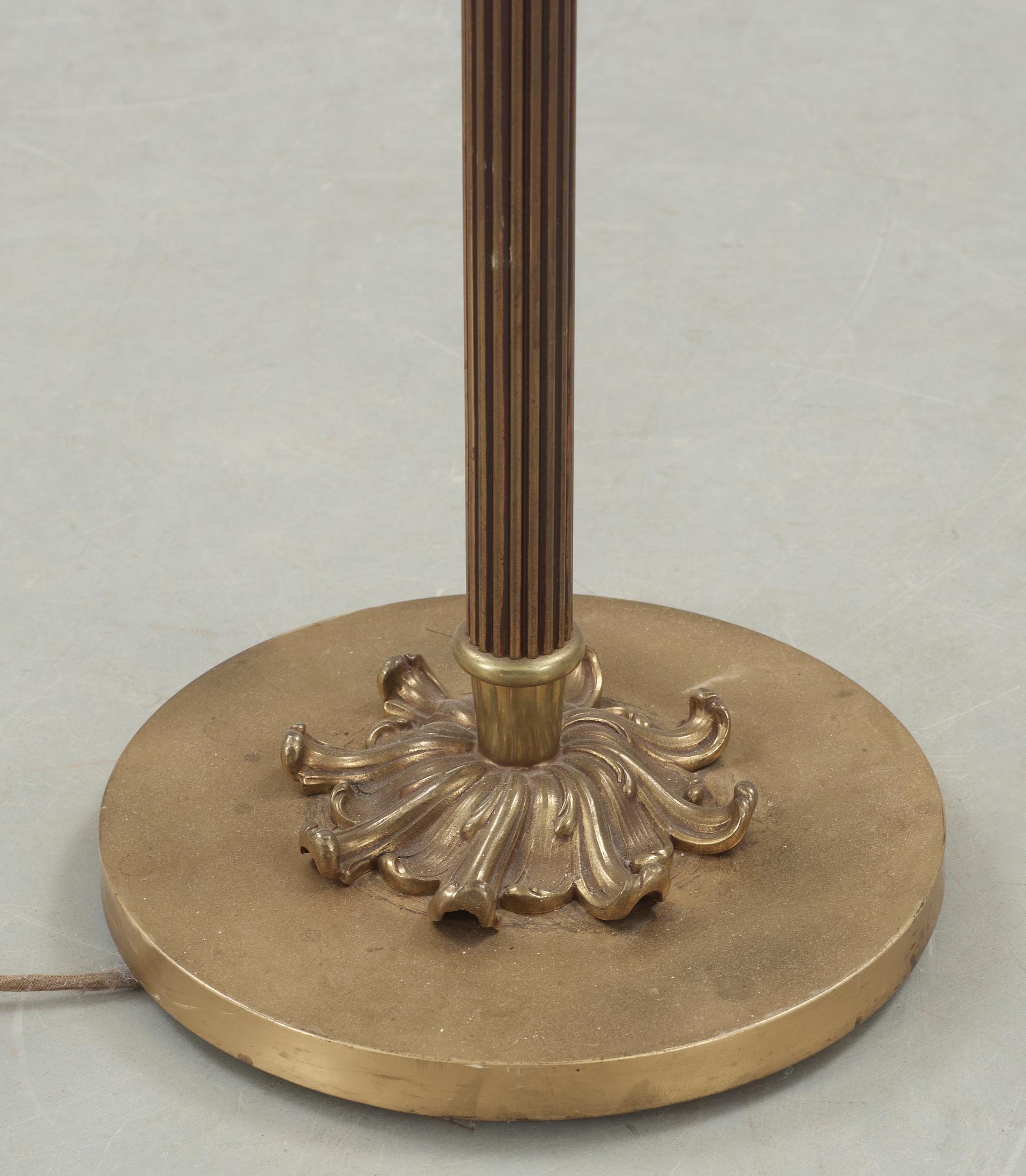 GOLVLAMPA, 1900-talets mitt.