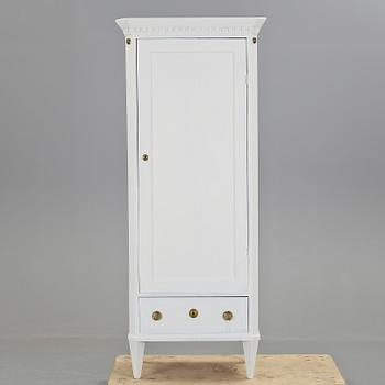 KLÄDSKÅP, tidigt 1900-tal.