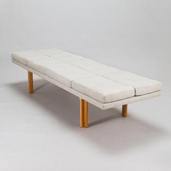 Alvar Aalto, a 1962 bench for O.Y. Huonekalu-ja Rakennustyötehdas A.B.