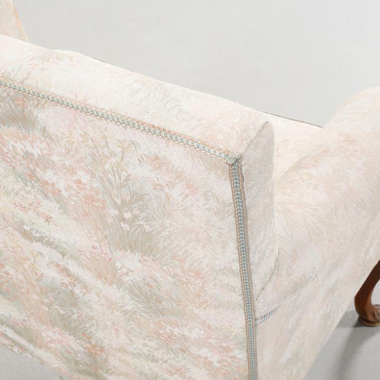 A Queen Anne style armchair, early 20th century.