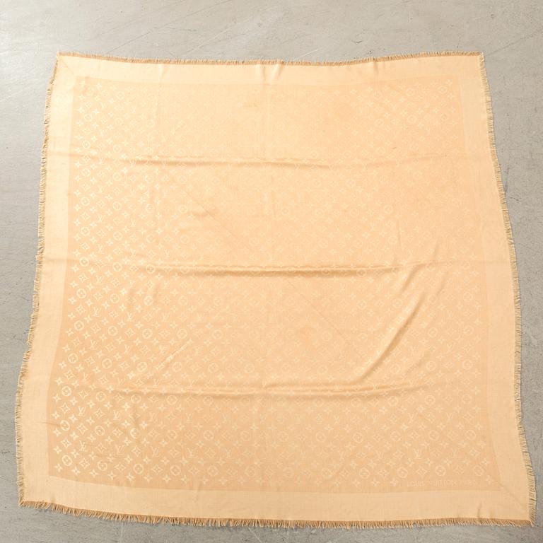 Louis Vuitton,.