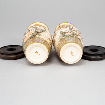 Two Japanese satsuma vases and a box with cover, early 20th Century.