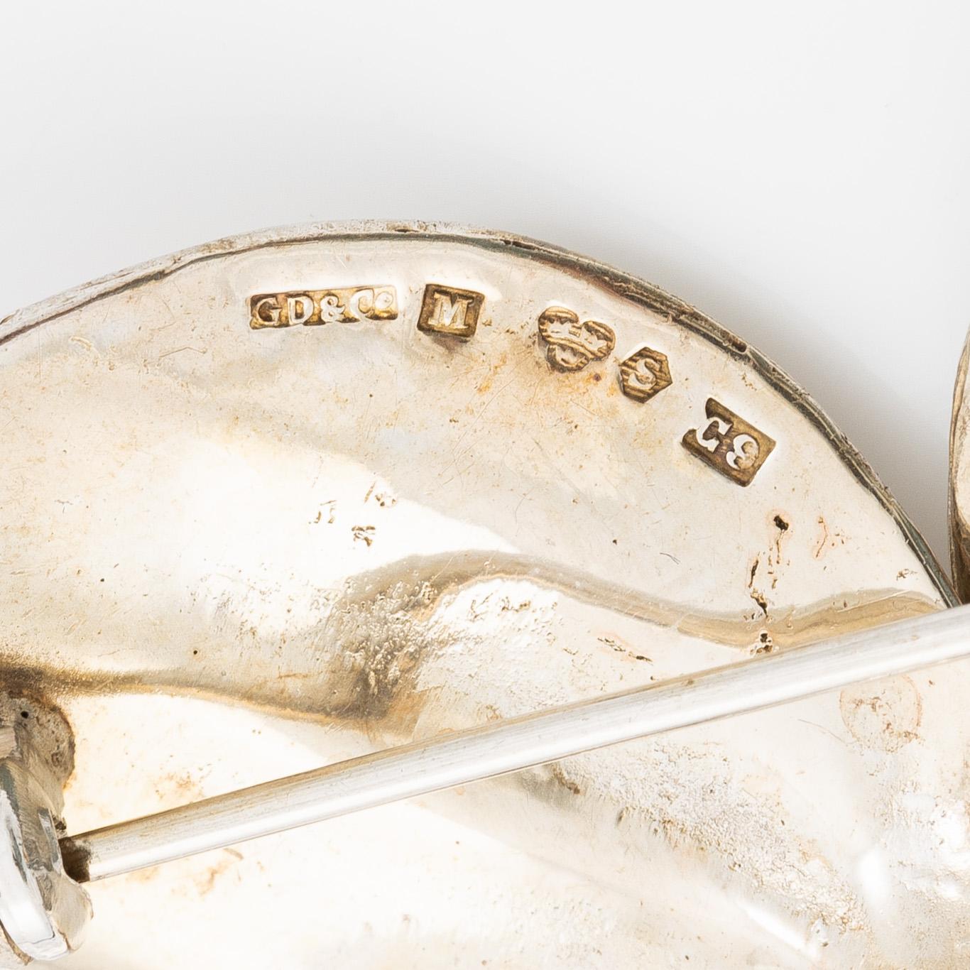 Brosch, Gustaf Dahlgren & Co, silver i form av lövkvist, 50-tal.