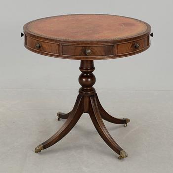 KARUSELLBORD, mahogny, engelsk stil, 1800-talets senare hälft.