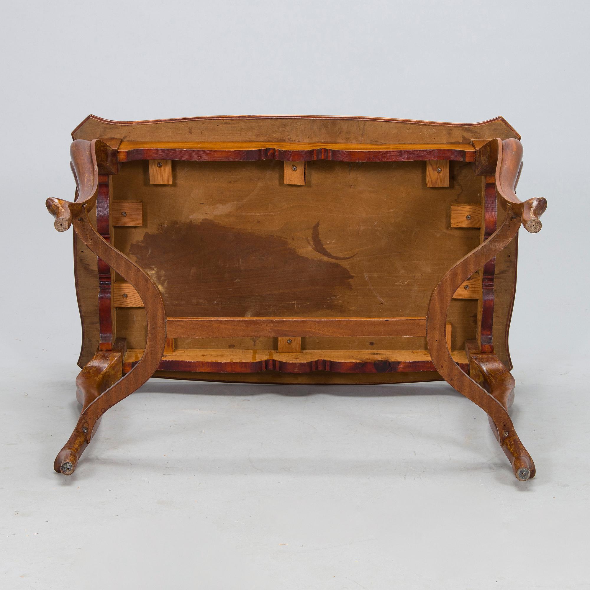 An eight piece Art Nouveau lounge suite in mahogany, Belgium/Netherlands, early 20th century.