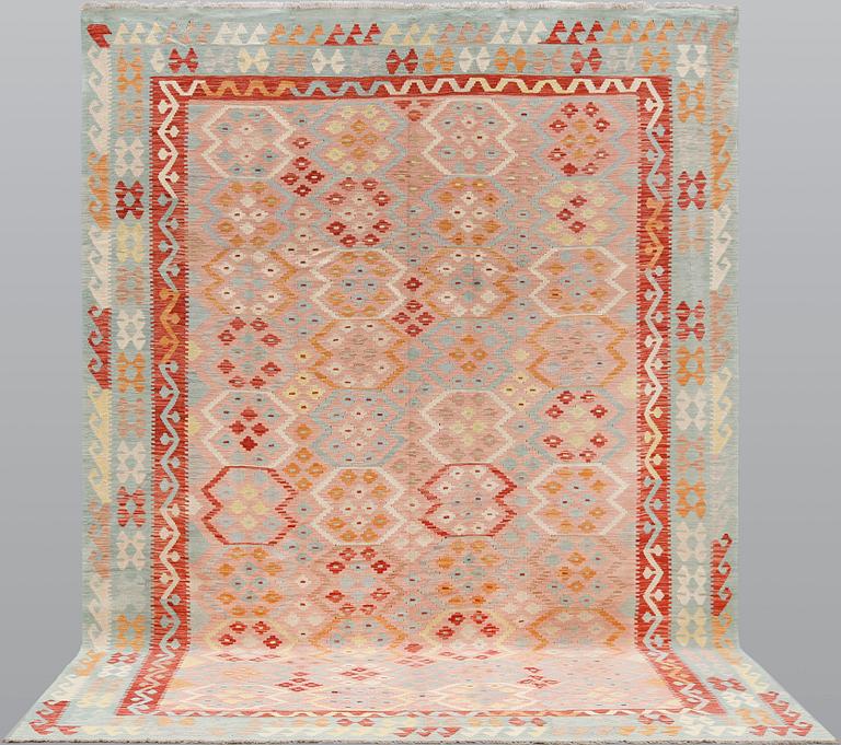 A Kilim carpet, approx. 342 x 255 cm.