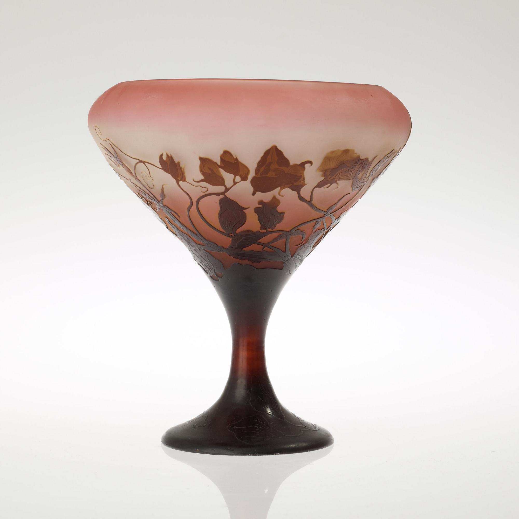 An Emile Gallé Art Nouveau cameo glass vase, Nancy, France.