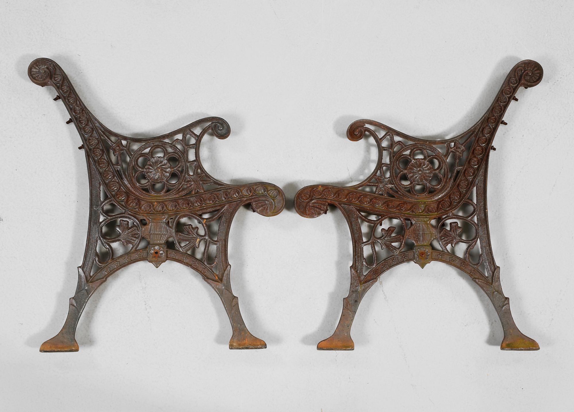 SOFFGAVLAR, ett par, 1900-tal.