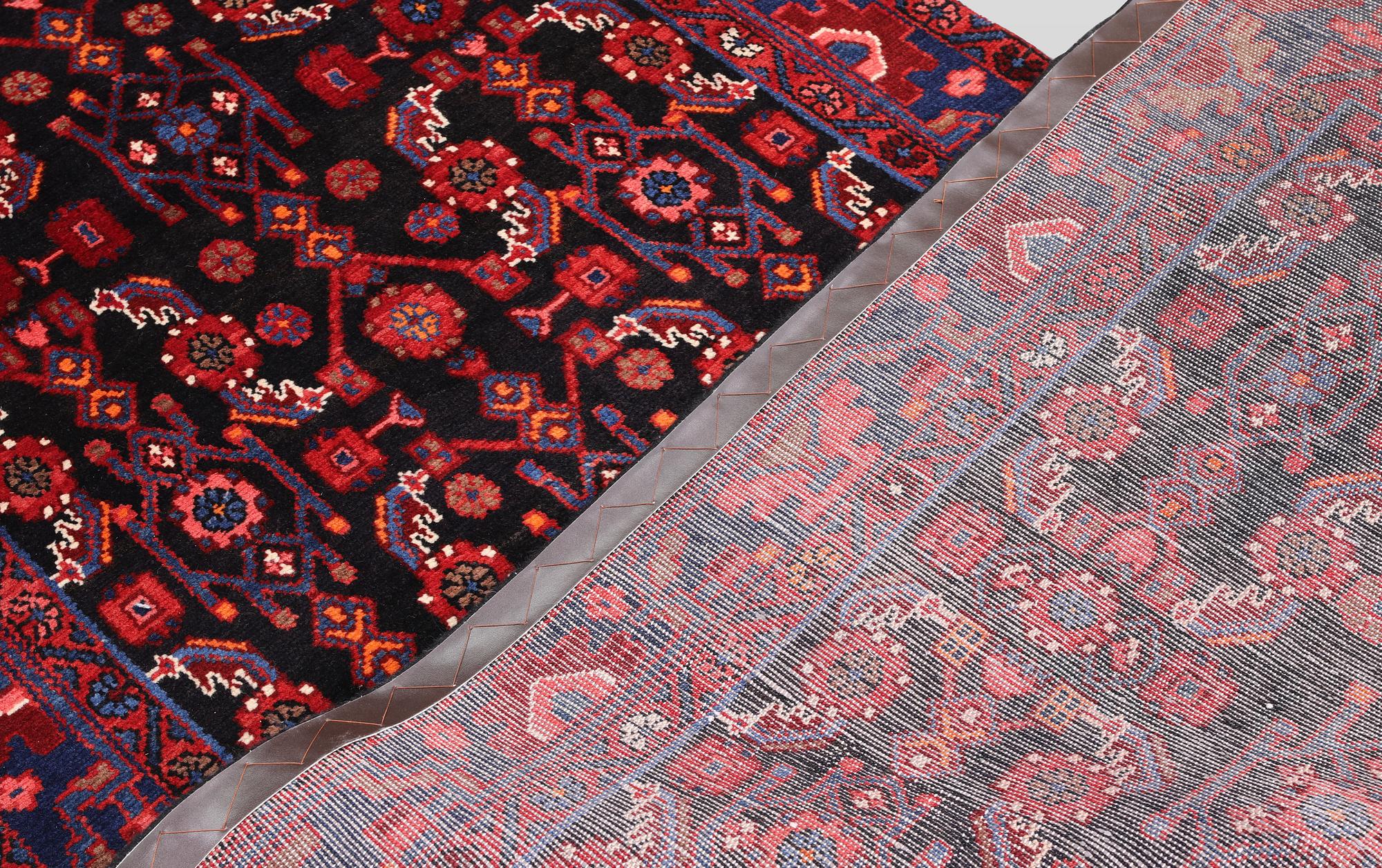 Gallerimatta, Hamadan, ca 423 x 113 cm.