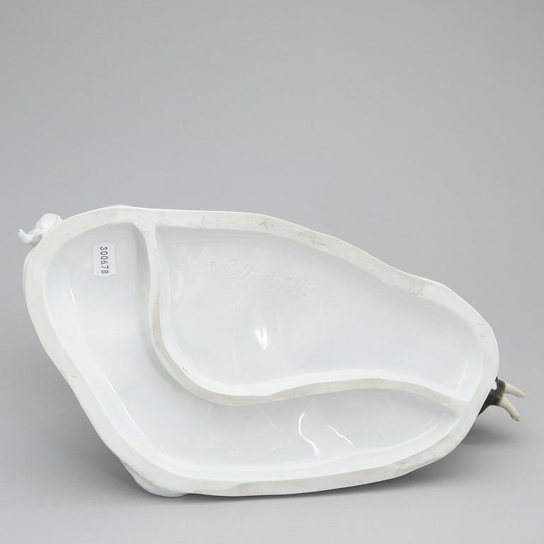 FIGURIN, porslin samt ståltråd, Meissen, 1900-tal.