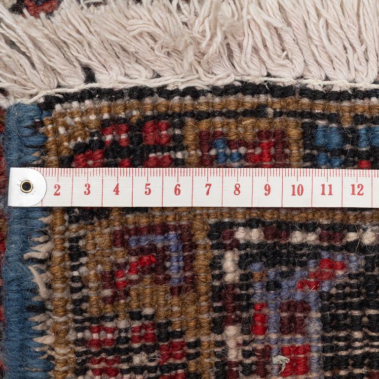 A Heris/Gorovan carpet, c. 325 x 235 cm.