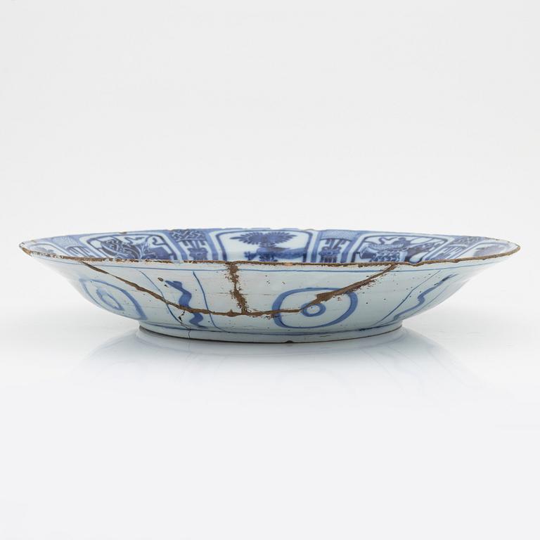 A Delft faience charger, 18th Century.