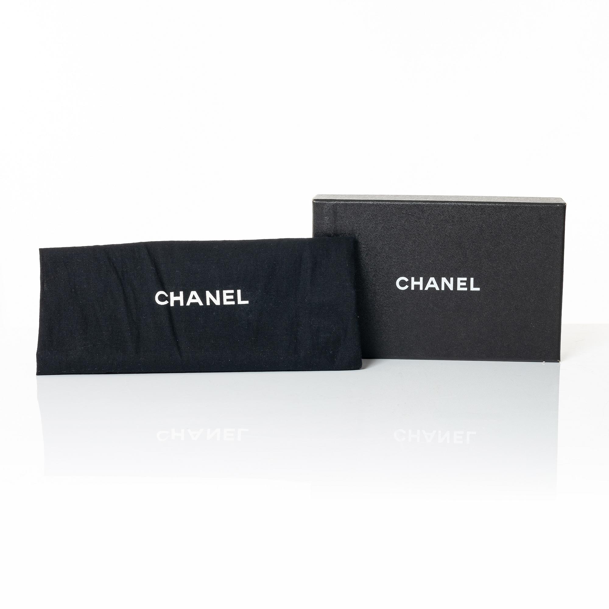 Chanel, A black suede vintage purse / wallet on chain.