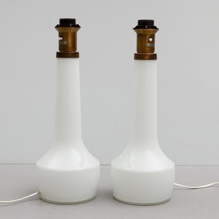 BORDSLAMPOR, 1 par, glas, 1900-talets andra hälft.
