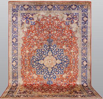 A carpet, Anatolian Silk Kaysari, ca 325 x 218 cm.