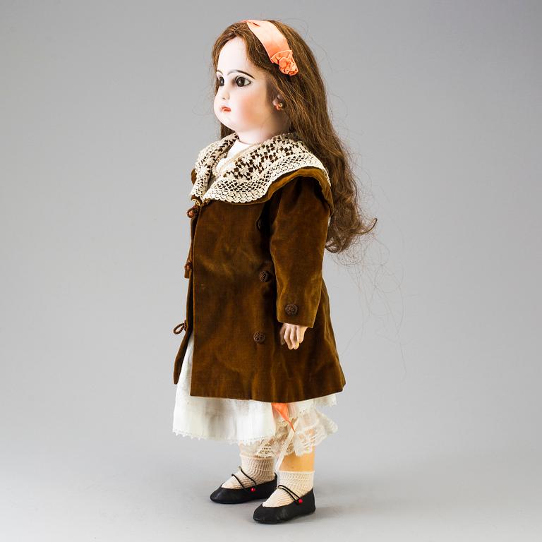 A Tete Jumeau bisque headed doll, France, late 19th century.