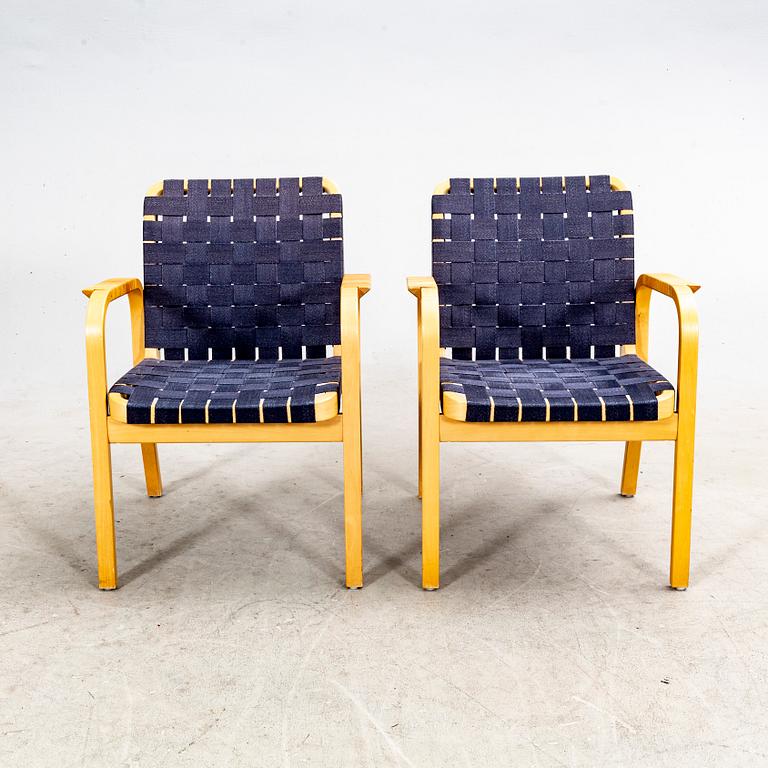 Alvar Aalto, karmstolar, ett par modell 45, Artek 2000-tal.