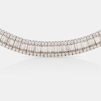 607. A necklace with 432 brilliant and 325 baguette cut diamonds total carat weight circa 24.85 cts. Quality circa G-H/VS-SI.