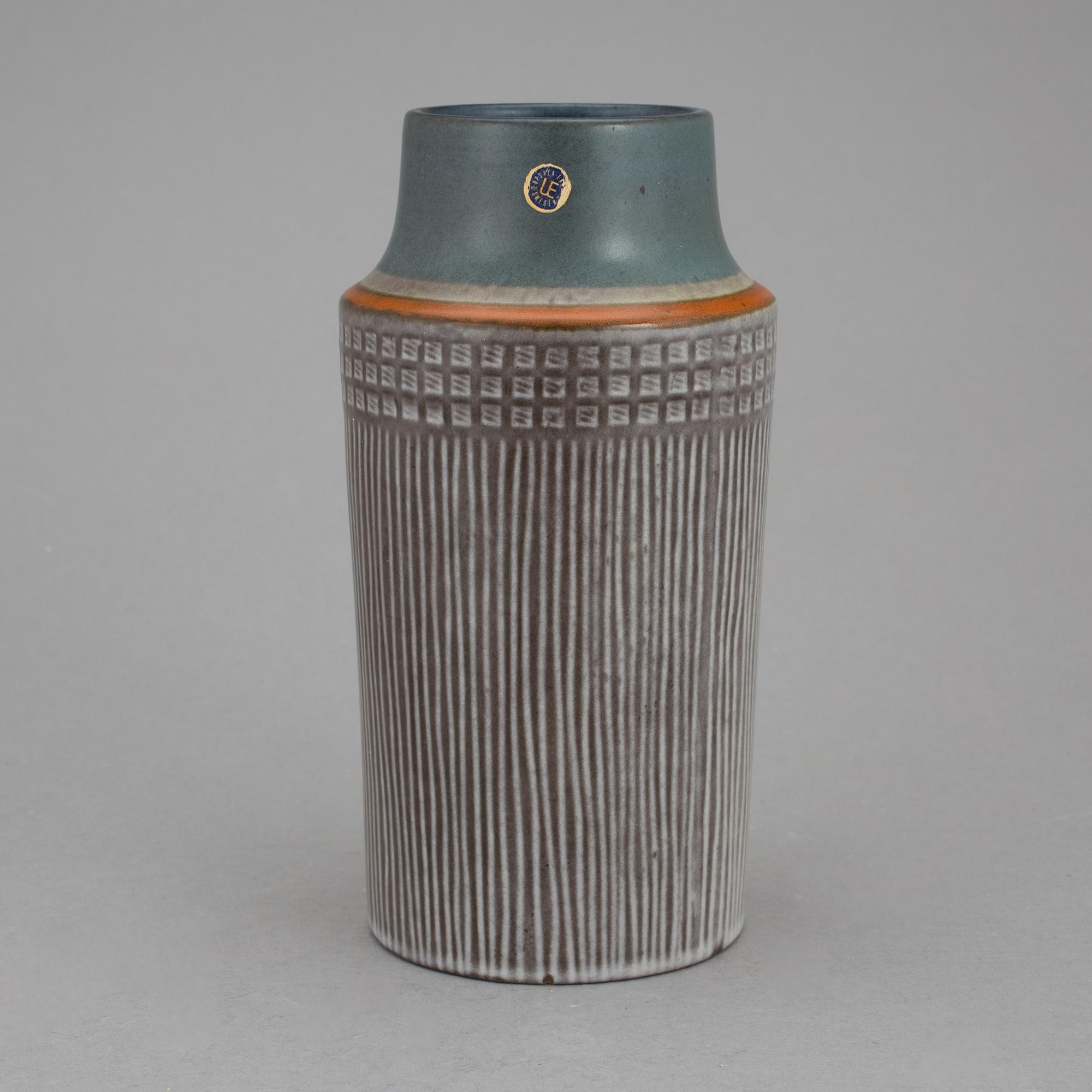 VAS, keramik, Mari Simmulson, Upsala-Ekeby, 1900-talets mitt.