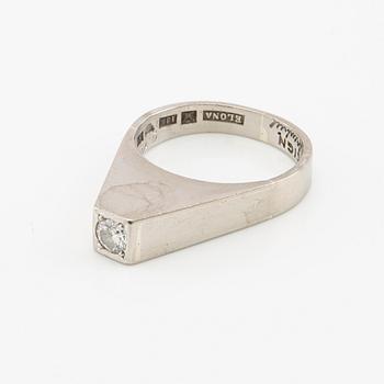 Elon Arenhill, ring 18K white gold set with a round brilliant-cut diamond, Malmö 1963.