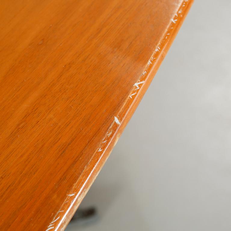 A "2481" conference table by Florence Knoll for Knoll International Ltd, made by NK:s Verkstäder 1964.