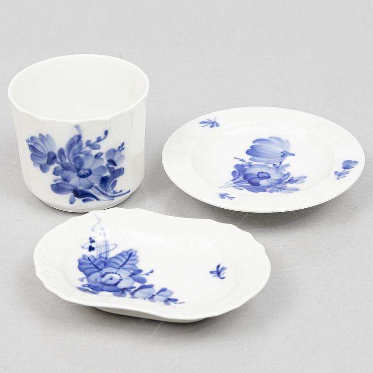 Kaffeservis, 34 delar, porslin, "Blå blomst", Royal Copenhagen, Danmark.