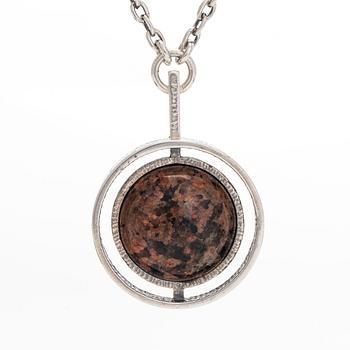 Helena Tynell, a silver and granite necklace with pendant, Turun Hopea, Turku 1975.