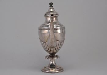 A COFFEE POT, silver. Olof Robert Lundgren Turku, Mid 1800 s. Weight 446 g.