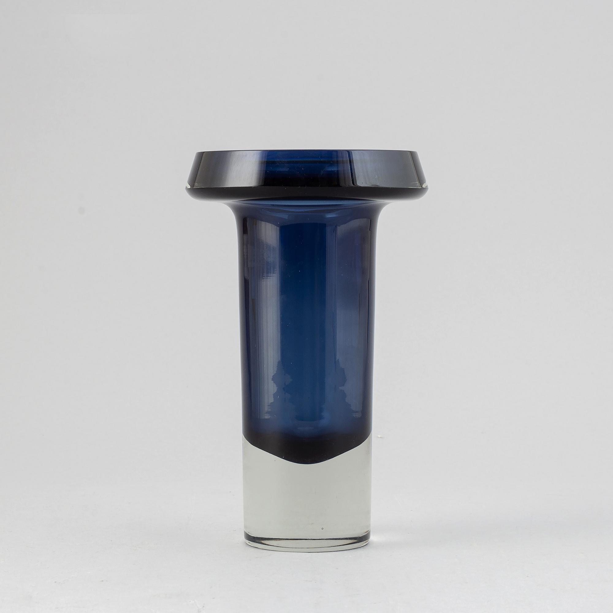 Kaj Franck, a 'KF 260' glass vase from Nuutajärvi Notsjö, Finland -63.