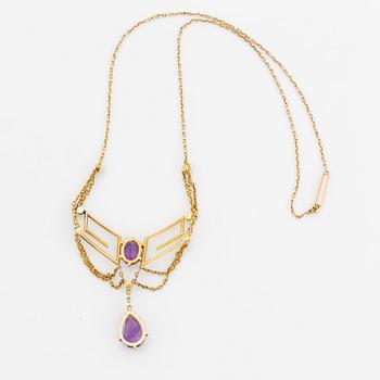 Amethyst and seed pearl necklace.