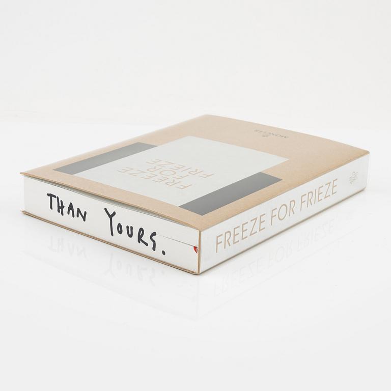 Moncler, konstbok "Freeze for Frieze" & termos.