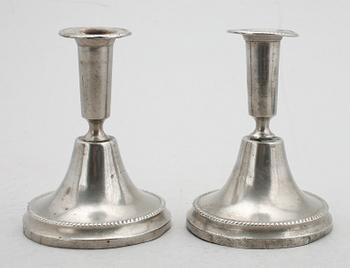 LJUSSTAKAR, 1 par, tenn, otydliga svenska stämplar, 1800-tal.