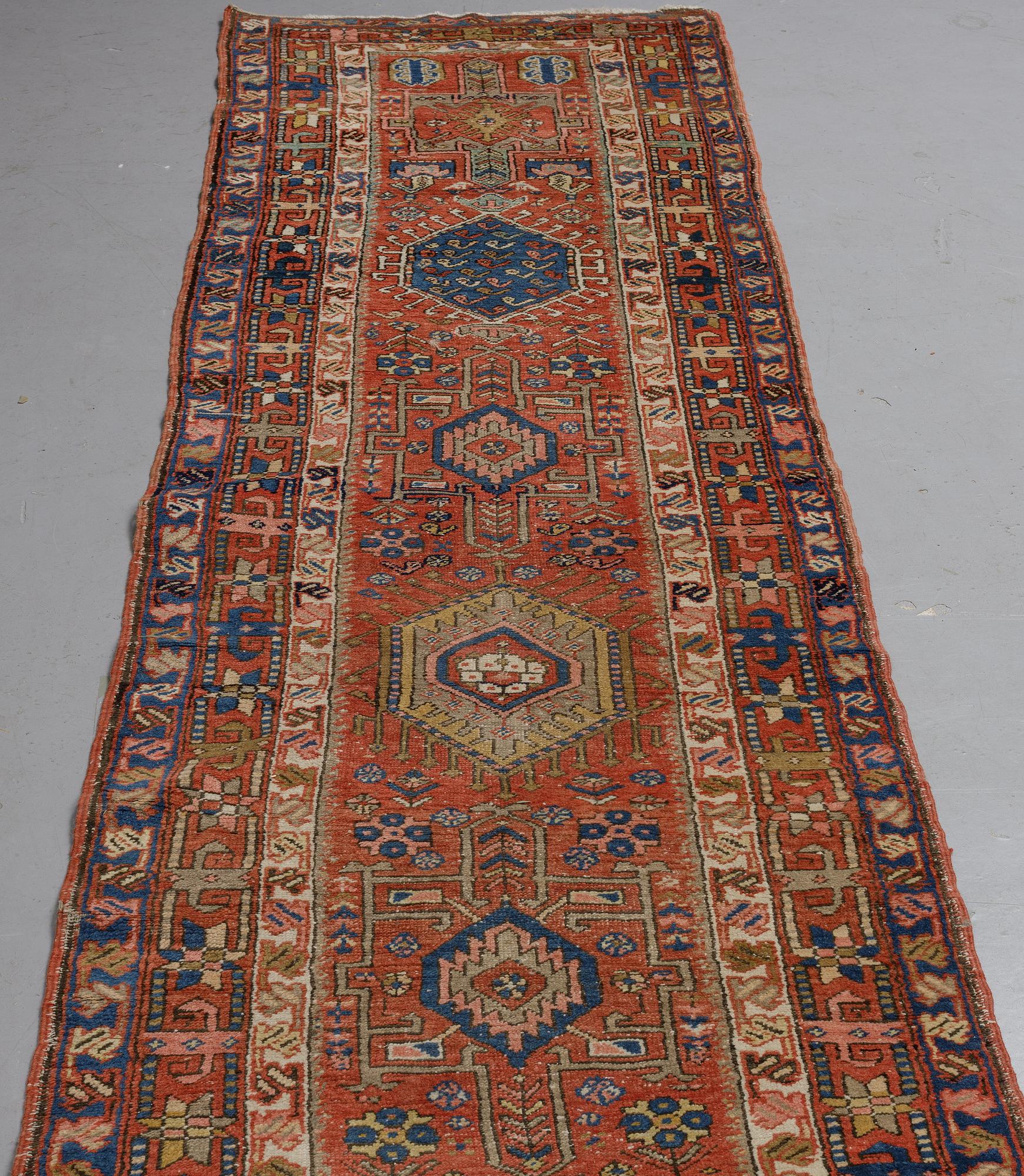Matto, a runner, a semi-antique Karadja, ca 356-360,5 x 83-90 cm.