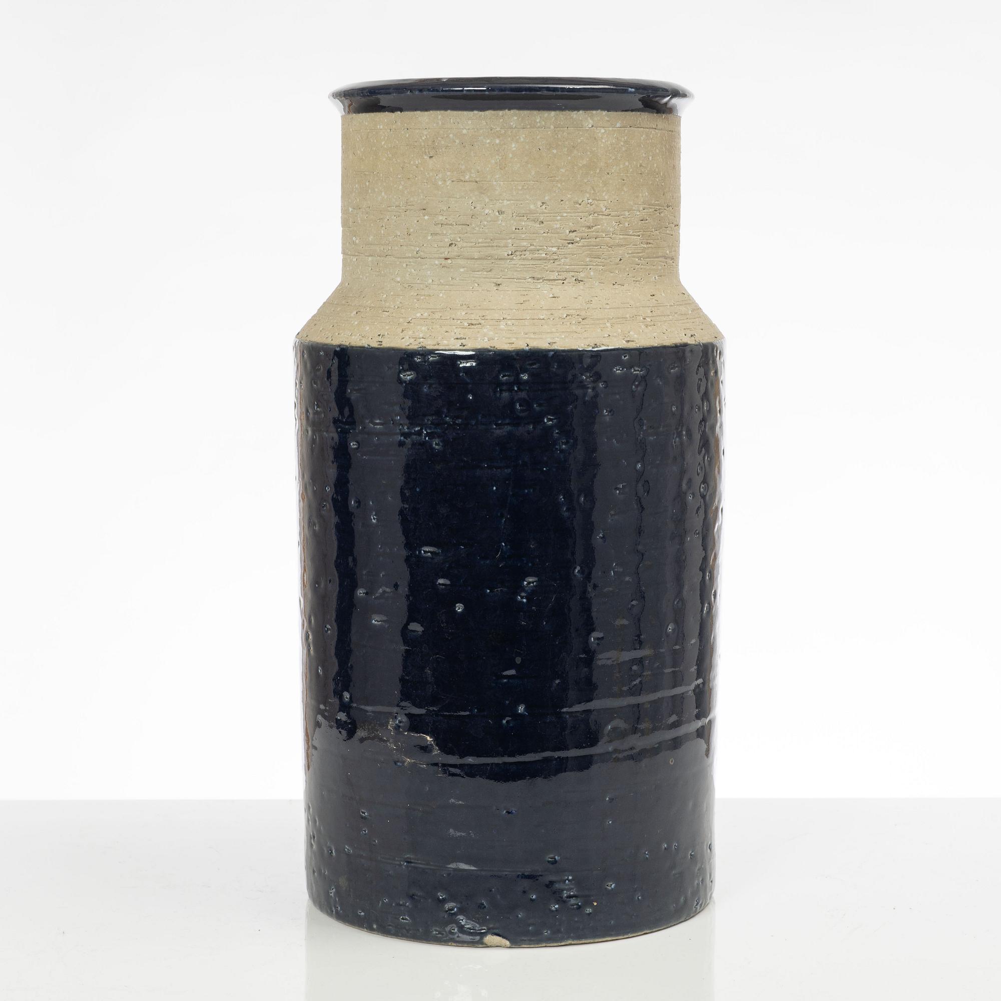 Hertha Bengtsson, vas, stengods, Rörstrand, 1900-talets andra hälft.