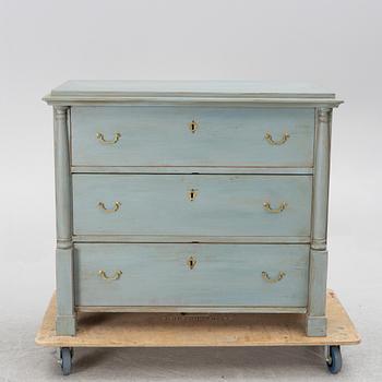 A chest of drawers, late 19th century.