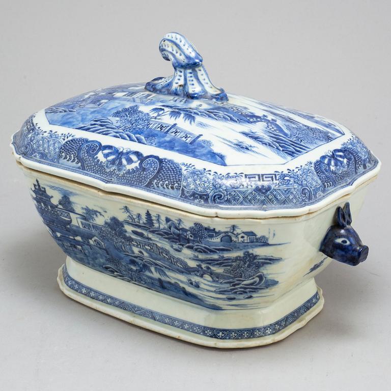 TERRIN med LOCK, kompaniporslin. Qingdynastin, Qianlong (1736-95).